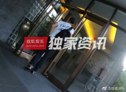 胡歌與神秘女北京豪宅相聚五小時(shí)，豪宅別墅裝修怎樣?